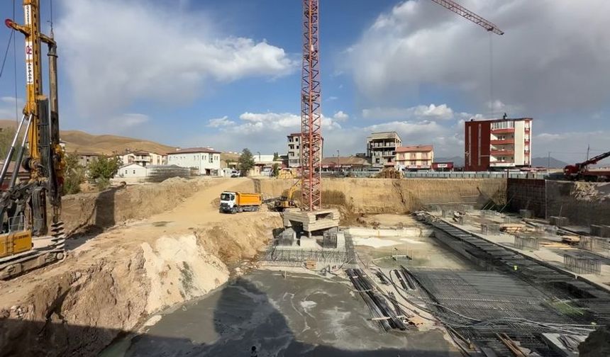 Hakkari Yüksekova’ya 100 Yataklı Yeni Devlet Hastanesi Geliyor