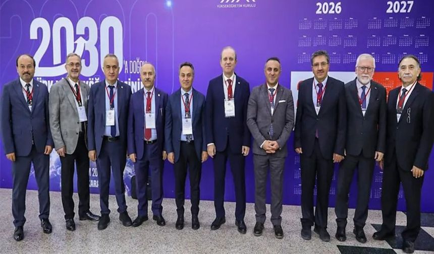Hakkari Üniversitesi Rektörü Gençcelep, ÜAK Toplantısında