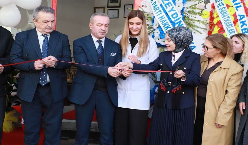 Hakkari’de Altın Eczanesi hizmete açıldı