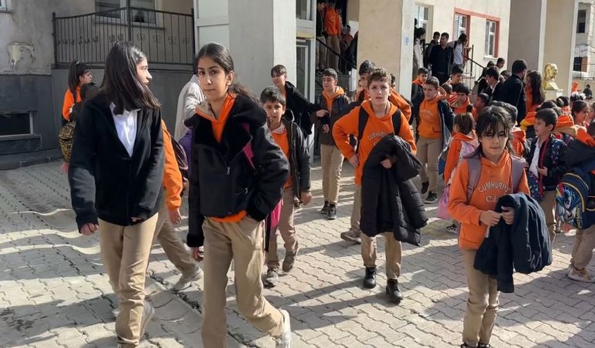 Hakkari'de Öğrenciler 9 Günlük Ara Tatile Girdi