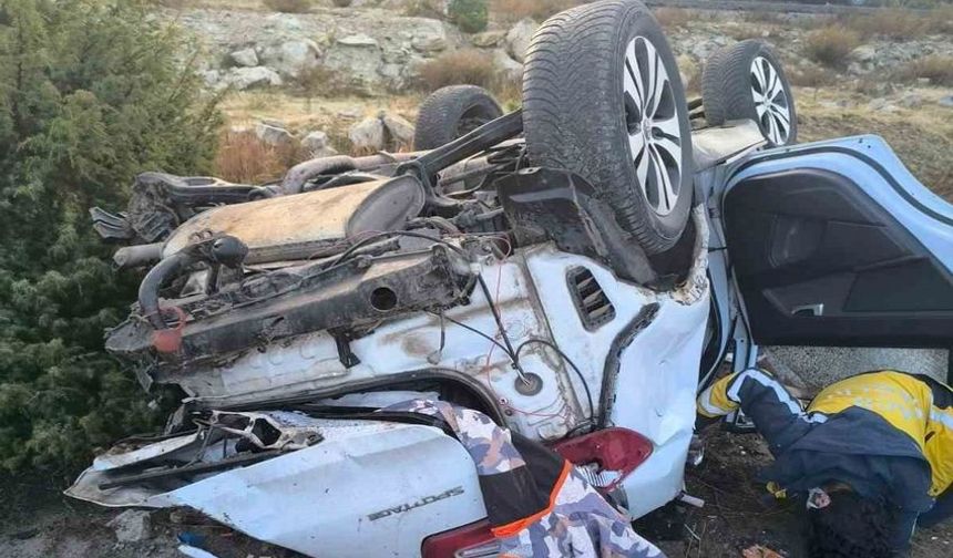 Kontrolden Çıkan Otomobil Takla Attı, 1 Ölü 3 Yaralı
