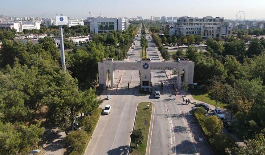 Akdeniz Üniversitesi, THE 2026 Disiplinler Arası Bilim Sıralaması’nda Dünyanın En İyi 300 Üniversitesi Arasında