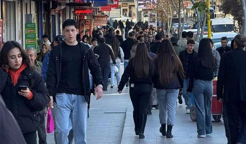 Adaletin Gölgesinde Kalan Bir Şehir: Hakkari / Mimar Kaya Yazdı