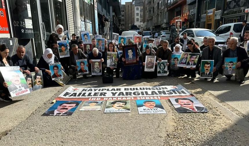 İHD ve Kayıp Yakınları Hakkari'de 200. Haftada Bir Araya Geldi