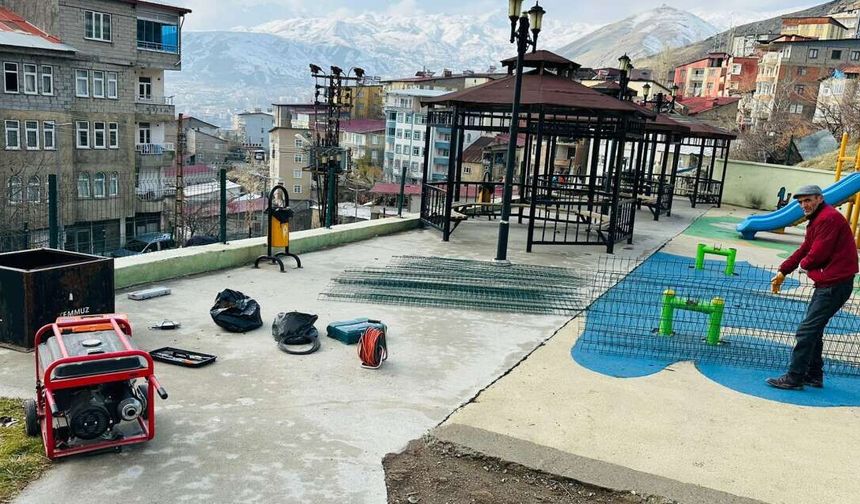 Hakkari’nin Parkları Yenileniyor