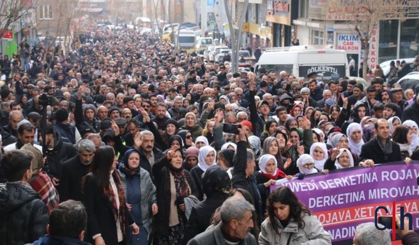 Van’da Rojava Protestosu: On Binler Sokaklara Çıktı
