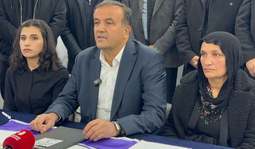 DEM Parti’den Sert Çıkış: “Hakkâri’yi Çökertenler Halkın Karşısına Hizmet Masalıyla Çıkamaz”