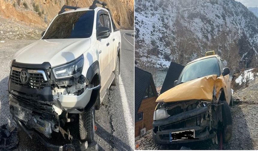 Karşı Şeritten Gelen Araçlar Çarpıştı: Çukurca’da Kaza