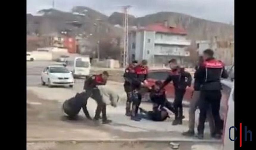 Van’da Polis Kontrolünde Hakkârili Aileye Darp İddiası