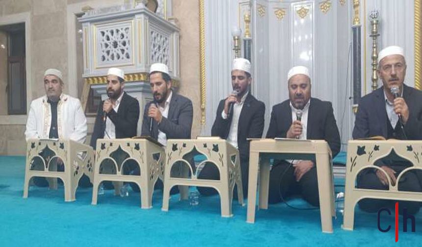 Berat Kandili’nde Hakkari’de Dualar Yükseldi