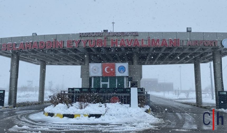 Yüksekova’da Yoğun Sis ve Kar Ulaşımı Vurdu: Ankara Uçuşları İptal