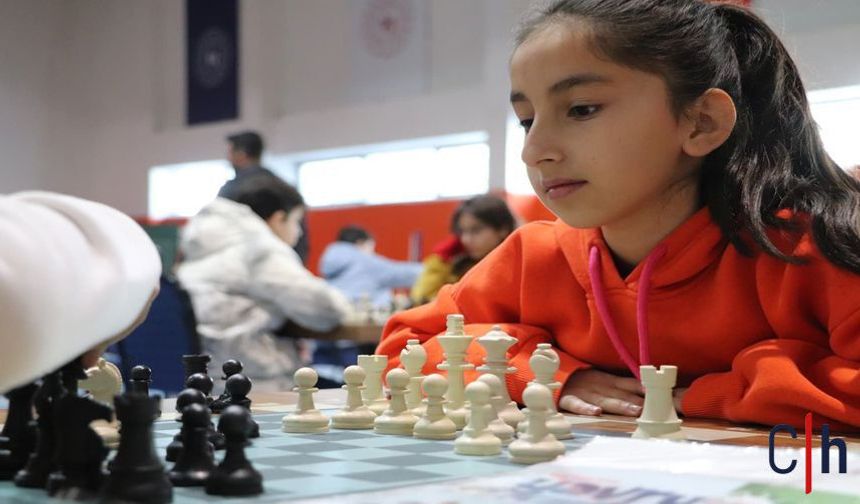 Yeşilay Satranç Turnuvası Hakkâri’de Büyük İlgi Gördü