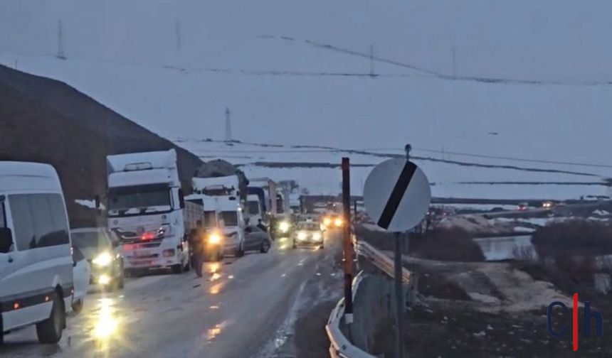 Van-Yüksekova Yolunda Heyelan Önlemi: Gece Saatlerinde Trafiğe Kapatılacak