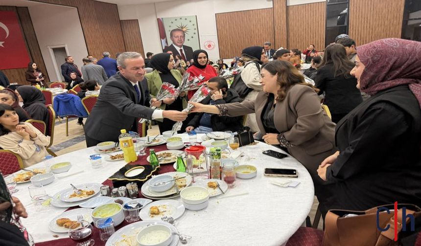 Ak Parti Hakkari’de “Kardeşlik İftarı Gönül Sofrası”nda kadınlarla buluştu