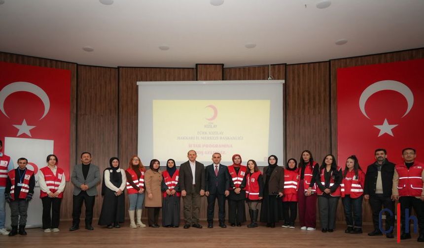 Vali Taşyapan Kızılay’ın yetim çocuklar için düzenlediği iftara katıldı