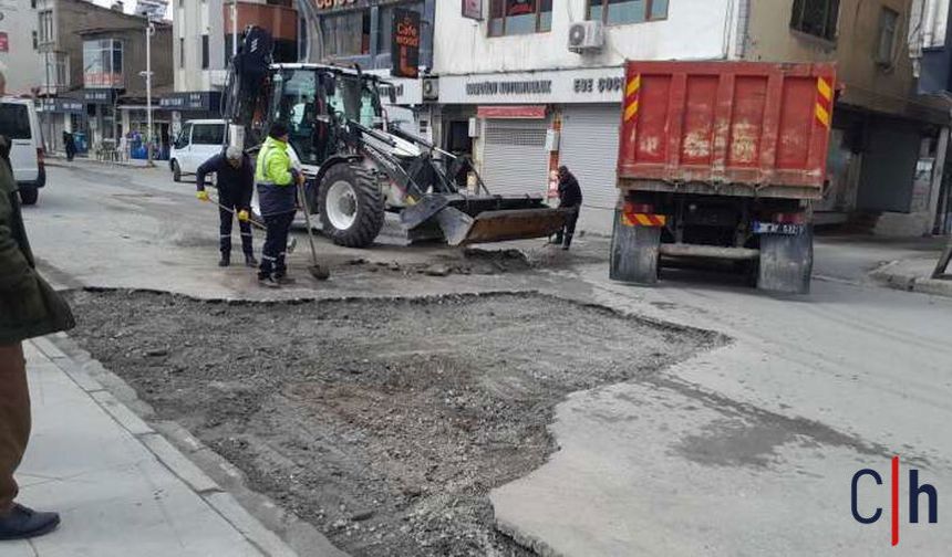 Hakkâri’de Yollarda Onarım Çalışmaları Başladı