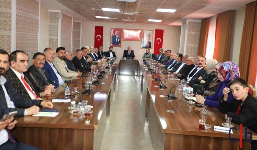 AK Parti toplantısında Hakkari gündemi: Su ve yol çalışmaları masada
