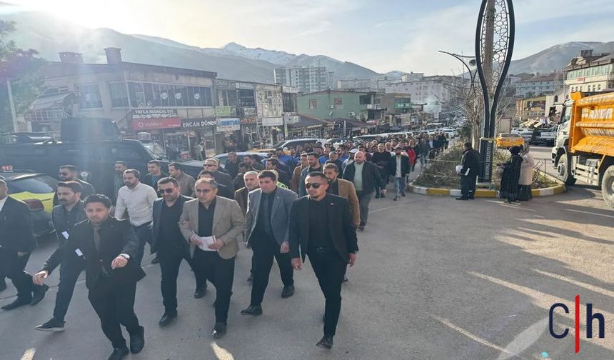 Şemdinli’de “Güvenli Okul” Yürüyüşü: Şiddete Tepki Büyüyor