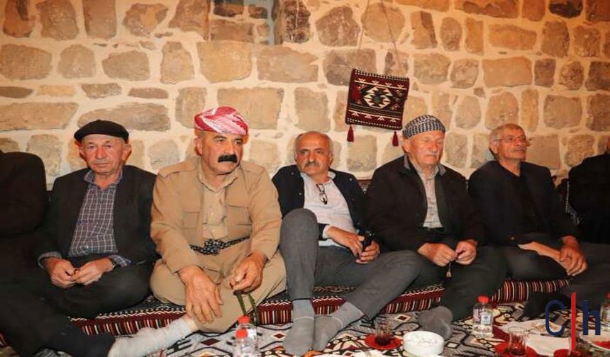 Çukurca’nın Tarihi Taş Evlerinde Dengbêj Ezgileri Yankılandı: Birlik ve Beraberlik Mesajı