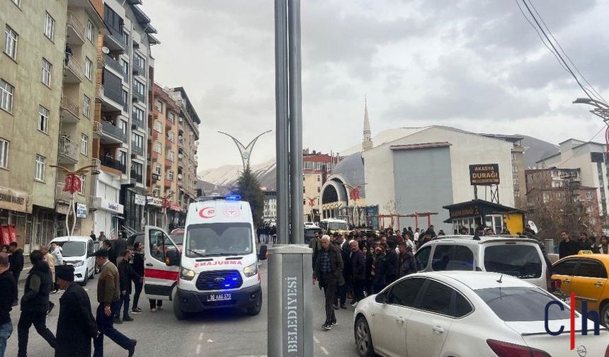 Hakkâri’de Yayaya Araç Çarptı: 1 Kadın Yaralı