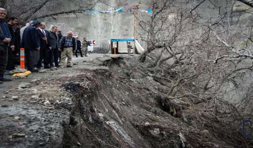 Hakkari'de Yoğun yağış sonrası oluşan risk yerinde incelendi