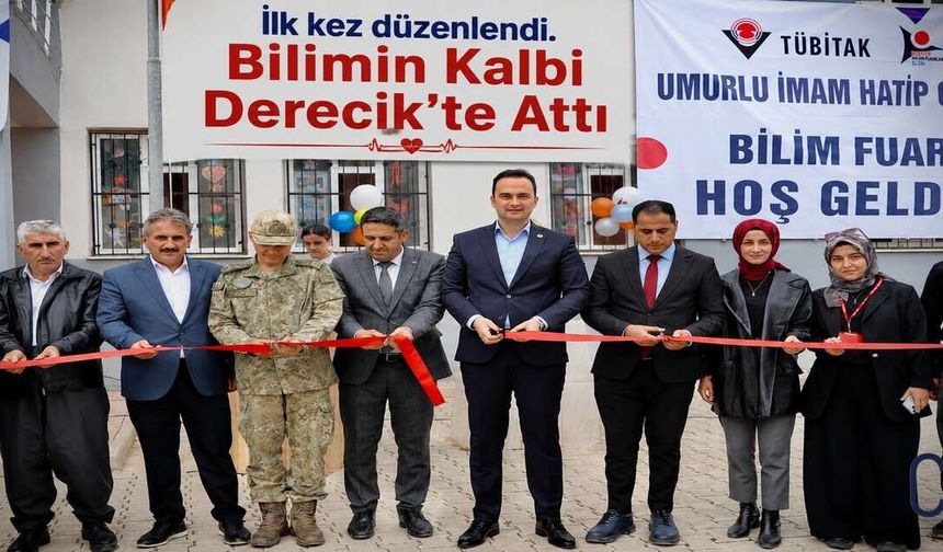Derecik’te Bilim Heyecanı: İlk TÜBİTAK 4006 Fuarı Geleceğe Umut Oldu