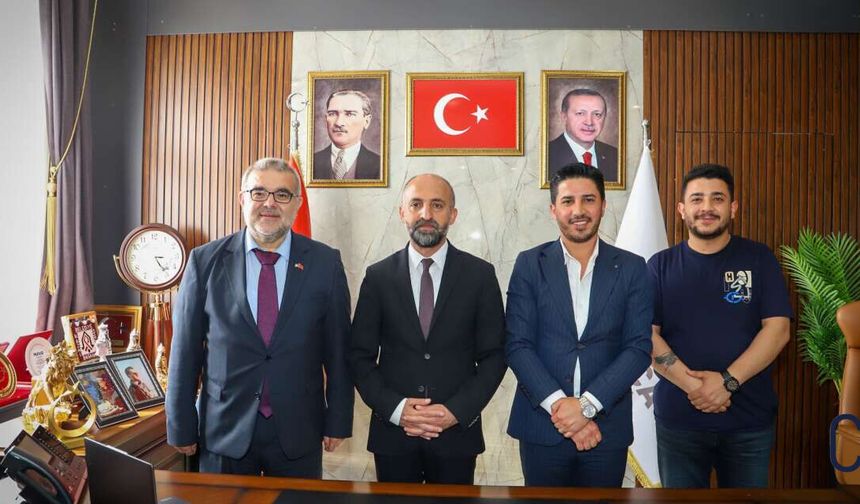 Çukurca Belediye Başkanı Nazmi Demir’e Nezaket Ziyareti