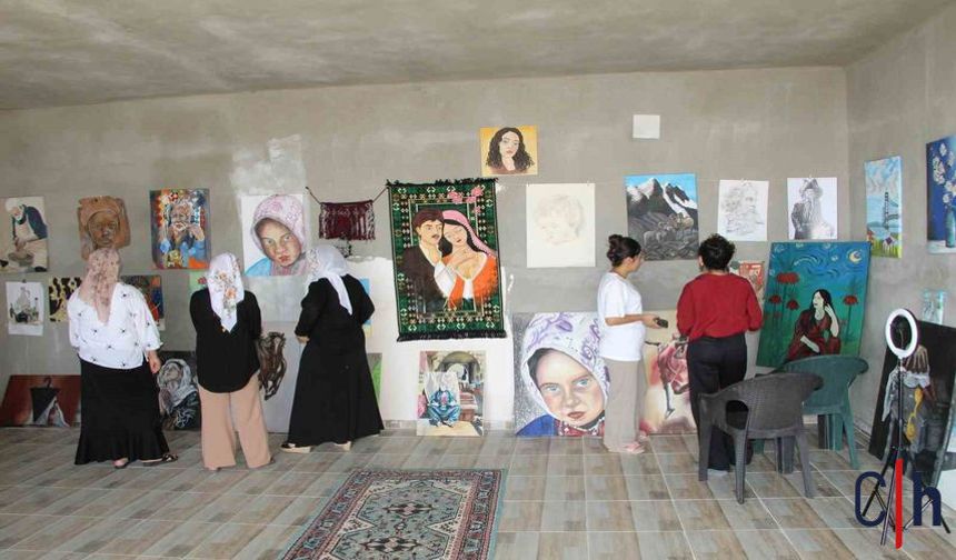 Önyargıları Tuvale Gömdü! Bodrum Katını Sanat Akademisine Dönüştüren Genç Ressamın Azim Öyküsü