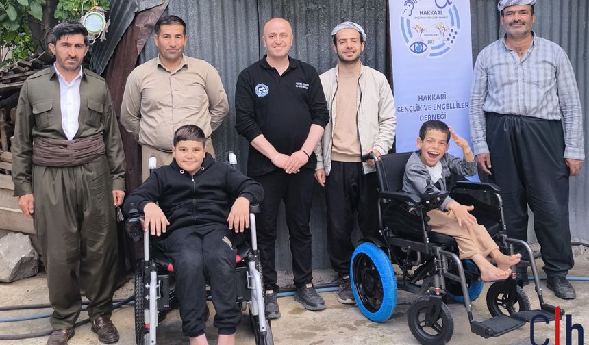 Hakkari’de Bayram Sevinci: İki Engelli Kuzenin Akülü Araç Hayali Gerçek Oldu