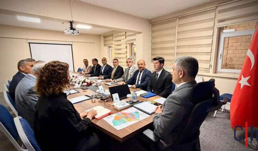 Hakkari’de Muhtarlar Masada, Talepler Gündemde: Burak Gürbüz Mahallelerin Nabzını Tuttu!