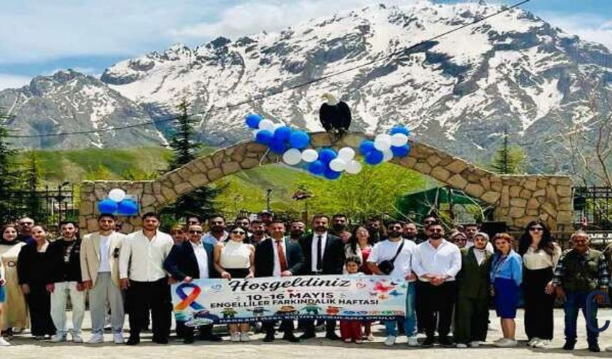 Hakkari’de Engelliler Haftası’na Anlamlı Program: Özel Öğrenciler Yeteneklerini Sergiledi