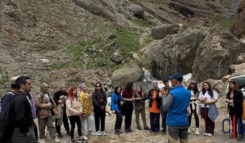 Hakkari’nin Gizli Cenneti Doğaseverleri Büyüledi