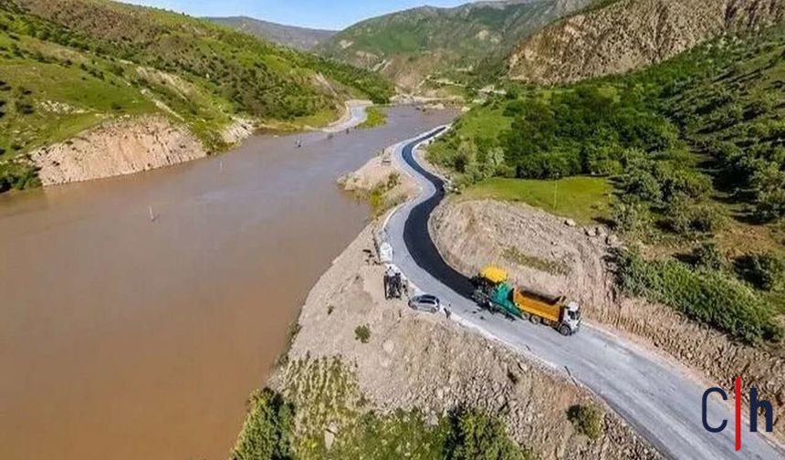 Hakkari-Van Karayolu İçin Açılan Alternatif Yolda Asfaltlama Başladı