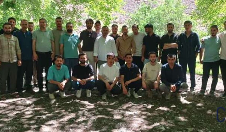 Hakkâri’de Umre Bilgi Yarışmasına Katılan Gençlere Moral Pikniği