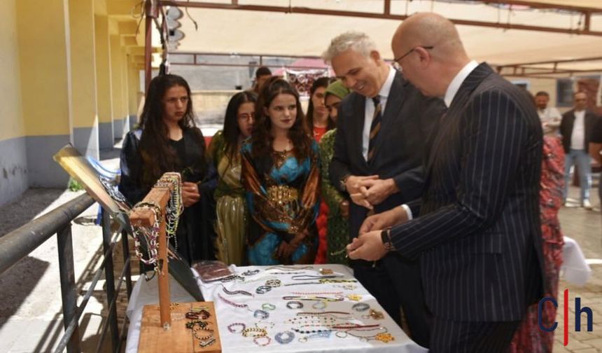 Yüksekova’da “Yöresel Gün” Etkinliği Renkli Görüntülere Sahne Oldu