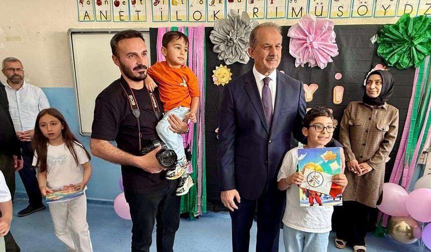 Hakkâri’de 69 Bin Öğrenci Karne Heyecanı Yaşadı