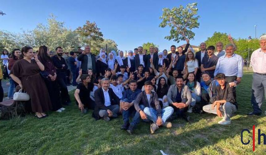 Keskin Bayındır Yüksekova’da Gençlerle Buluştu: “Sorunlarınızı Birlikte Çözeceğiz”