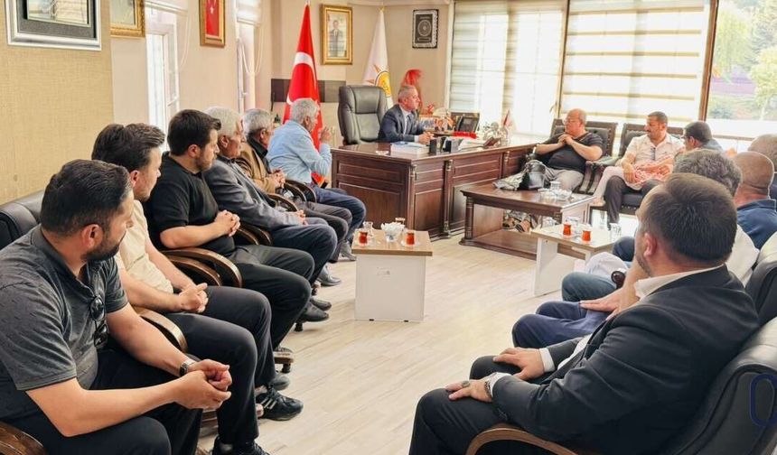 AK Parti'den Hastalara Ziyaret, Ardından Yoğun Mesaili İl Yönetim Toplantısı