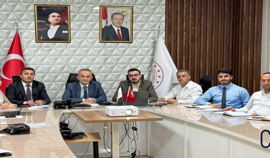 Hakkâri'de Sağlık Hizmetleri Değerlendirme Toplantısı Gerçekleştirildi