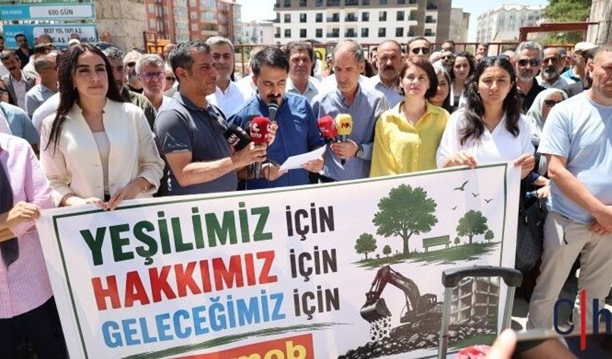 Kayyumun Van'da Park Alanına Yapı İddiasına Karşı Basın Açıklaması Düzenlendi
