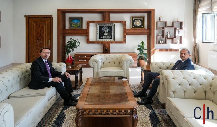 Vali İbrahim Taşyapan'dan Yüksekova Kaymakamı Volkan Hülür'e Hayırlı Olsun Ziyareti