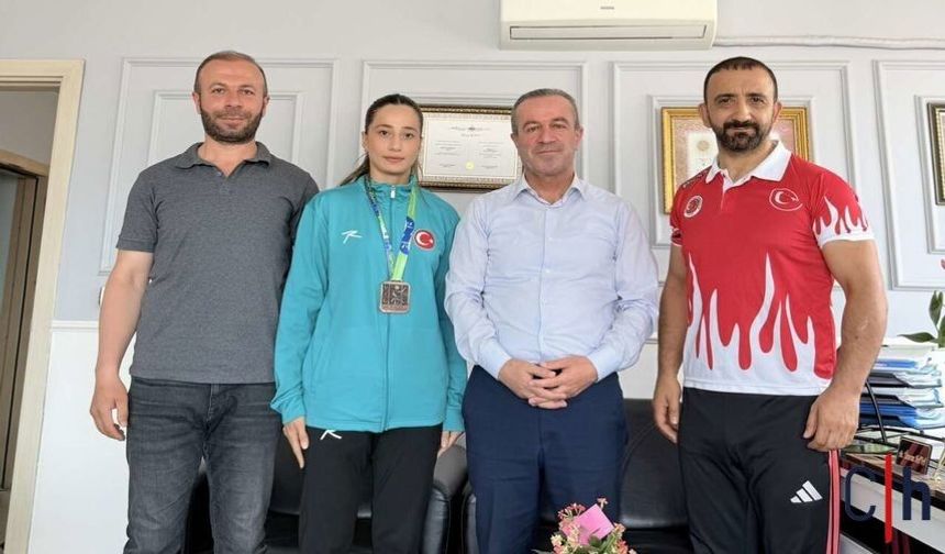 Zeydin Kaya'dan Milli Sporcu Gizemnur Tatlı'ya Tebrik