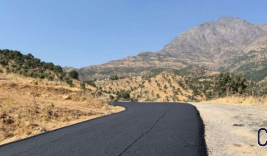 Gelişen Köyü Mezraları Sıcak Asfaltla Buluşuyor