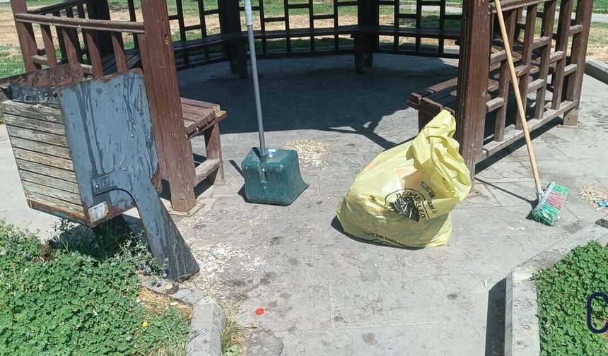 Kent Park’ta Temizlenen alanlar yeniden kirletiliyor