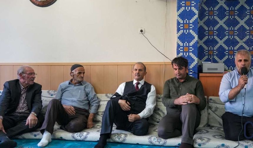 Vali Taşyapan Çatal ailesinin taziyesine katıldı