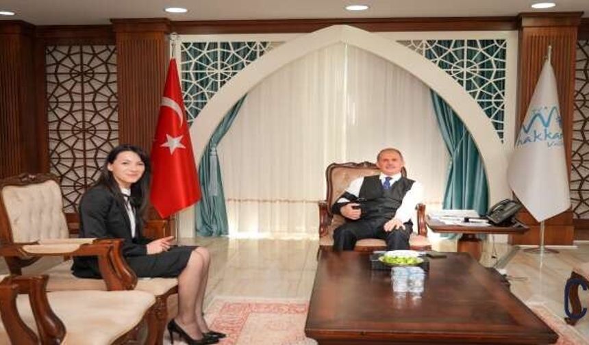 Hakkari Denetimli Serbestlik Müdürü Vali Taşyapan'ı ziyaret etti
