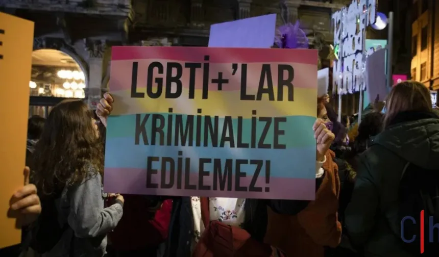İzmir'de LGBTİ+'lara operasyon: 16 kişi tutuklandı