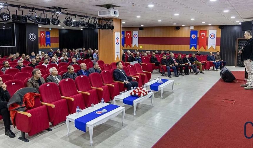 Hakkari Üniversitesi’nde yönetim eğitimi düzenlendi