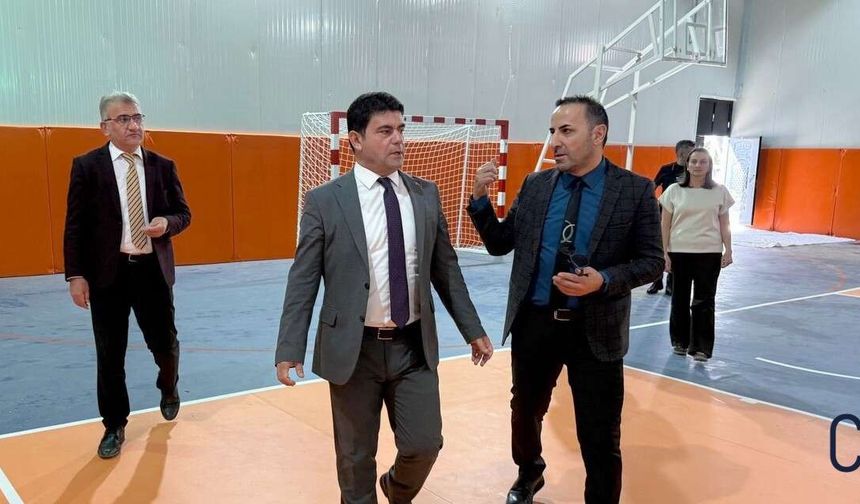 Hakkari Cumhuriyet İlk ve Ortaokuluna Yeni Spor Salonu