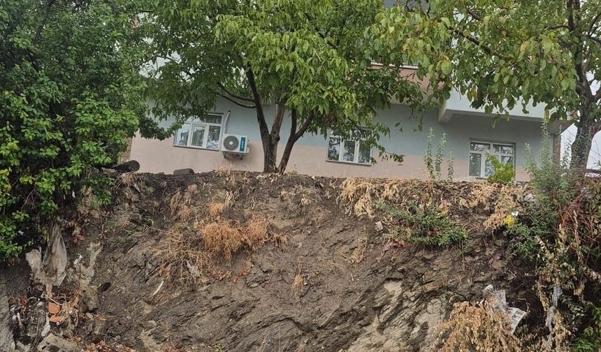Berçelan’da 13 yıllık istinat duvarı bekleyişi